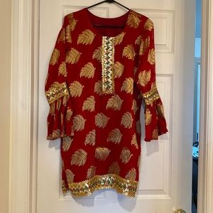 Embellished Red Long-Sleeve Tunic Dress with Gold Leaf Motif
